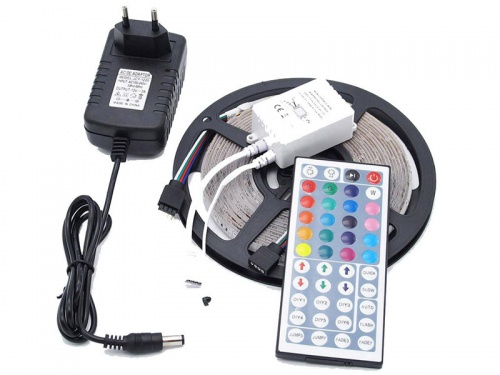 Kit ruban Professionnel 5050 - 60 LED/m - 5 mètres RGB (IP65) avec  contrôleur RF et transformateur